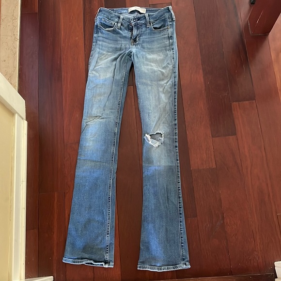 Jeans - Picture 1 of 3